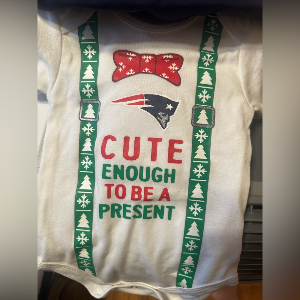 New England Patriots Onesie (3-6 Months) with matching bib & booties